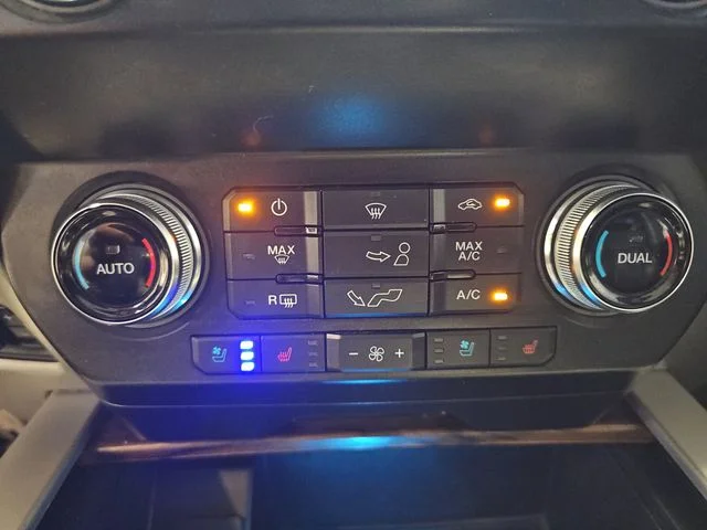 Used 2020 Gray Ford Lariat image 25