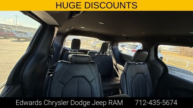 2026 Chrysler Pacifica Select - Photo 34