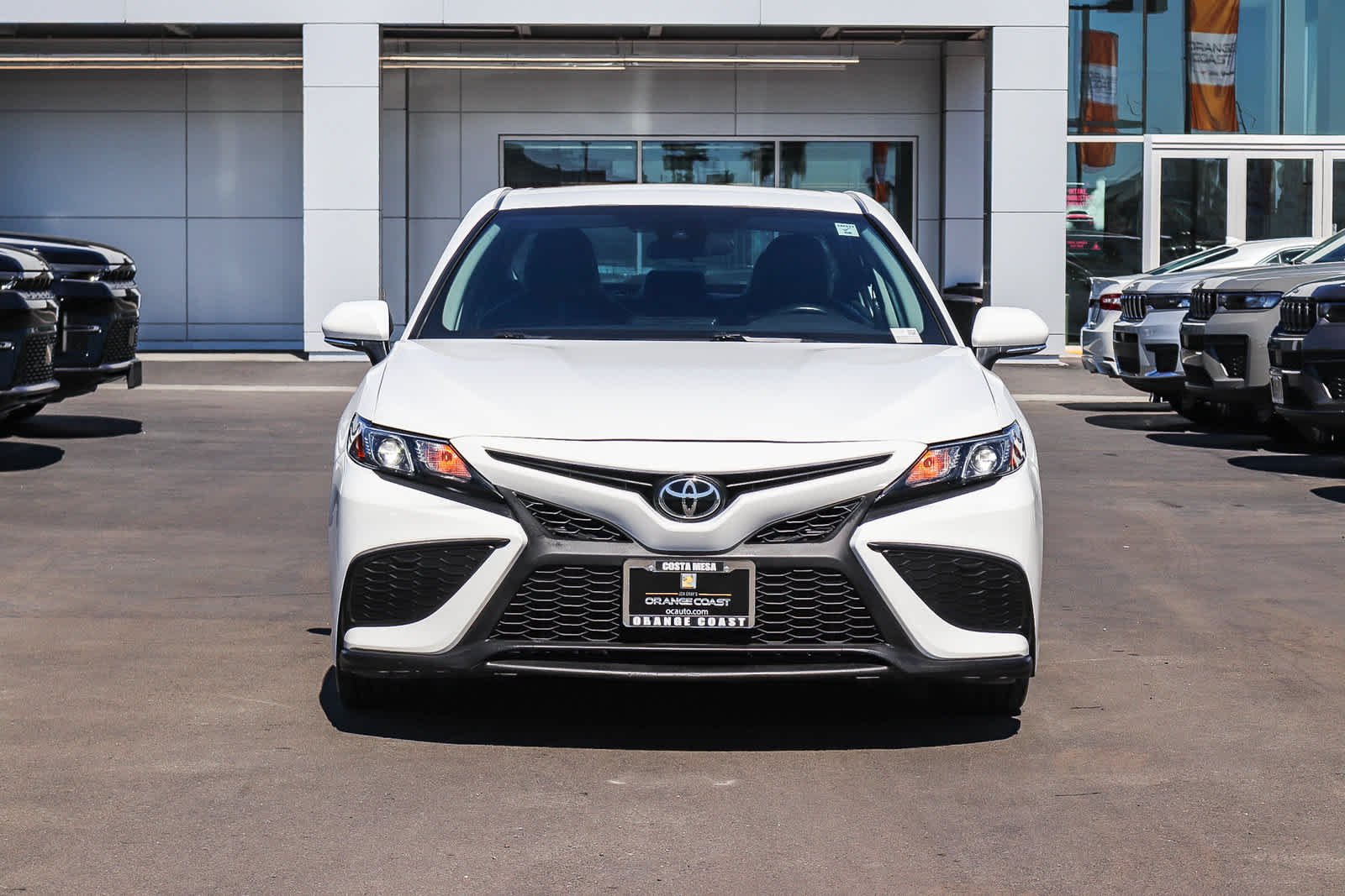 Used 2023 Ice Cap Toyota SE image 2