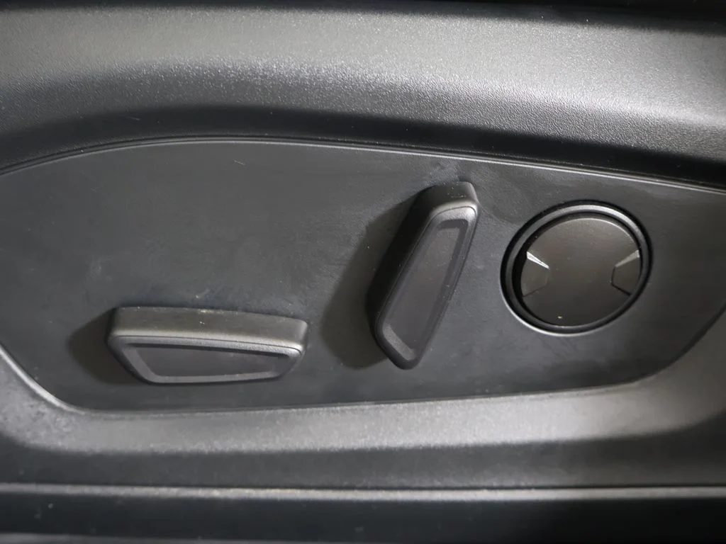 Used 2024 Blue Ford XLT image 27