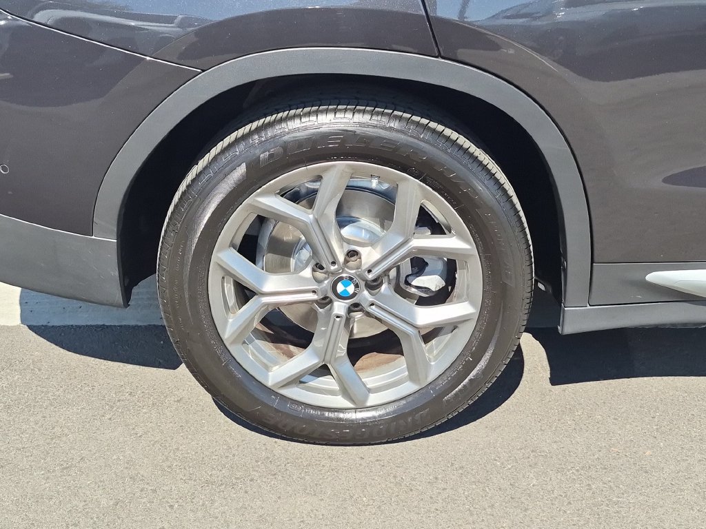 Used 2023 Gray BMW xDrive30i image 30