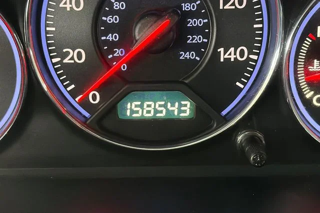 Used 2005 Magnesium Metallic Honda LX image 26
