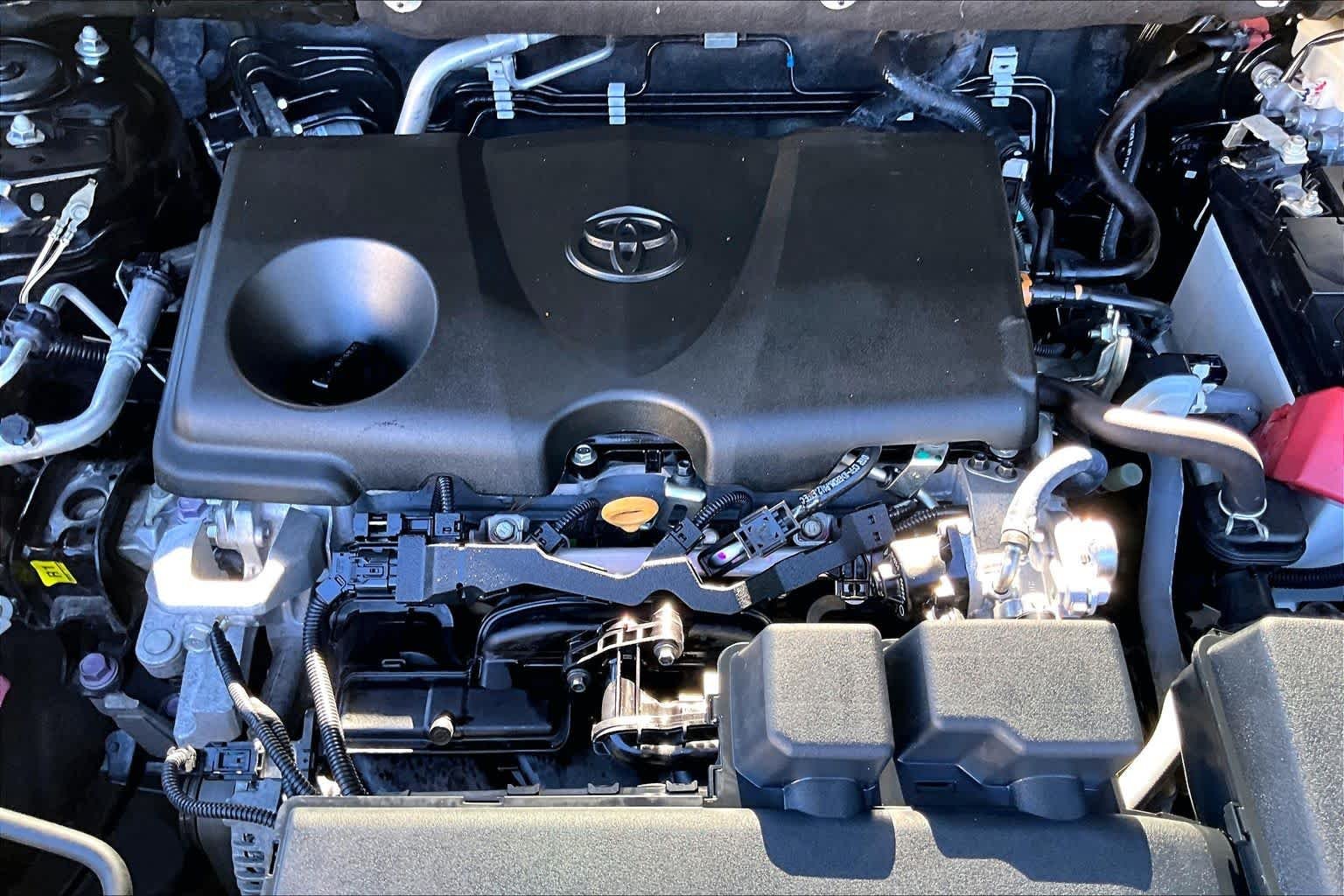 Used 2022 Midnight Black Metallic Toyota XLE image 33