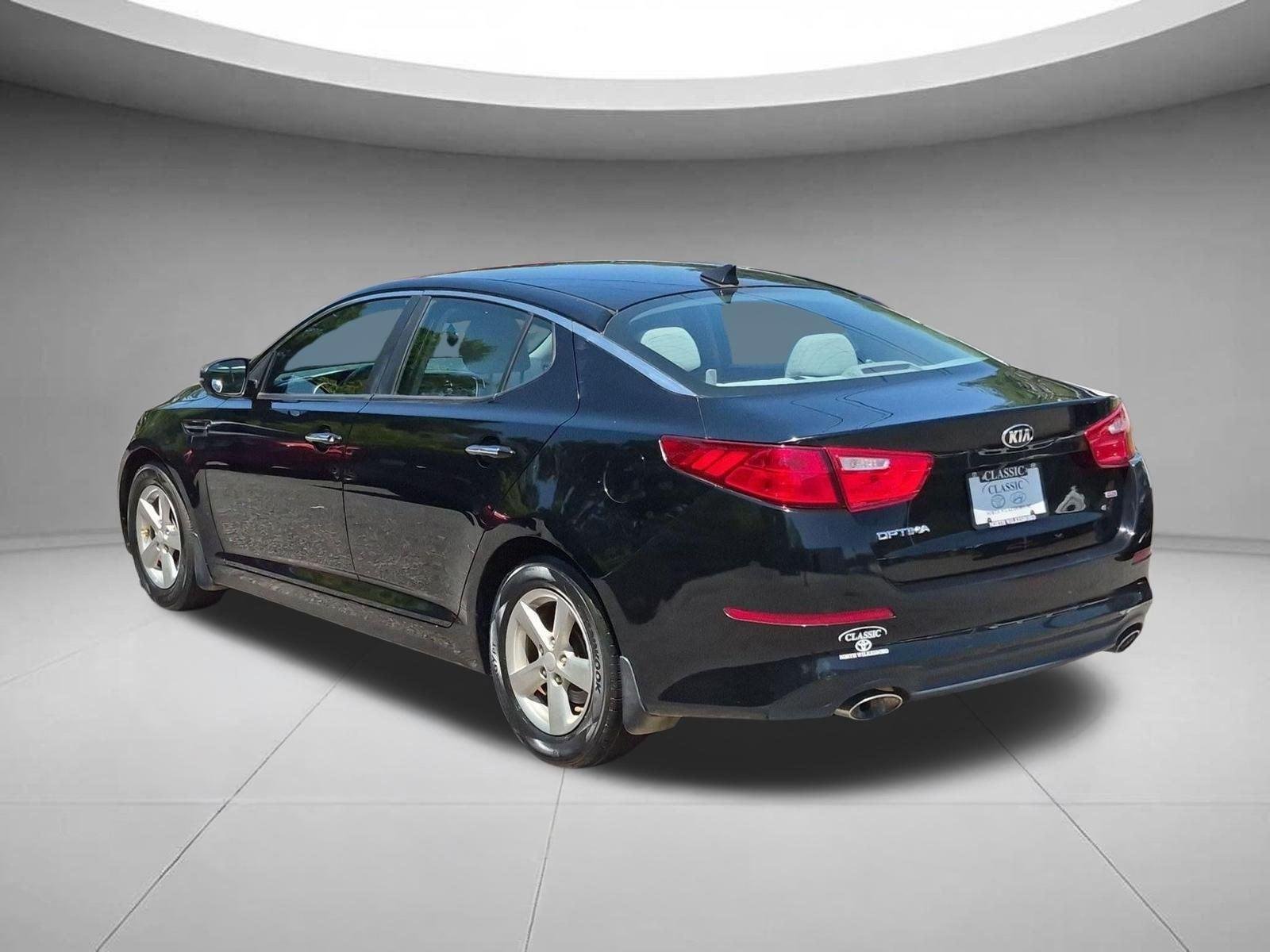 Used 2015 Ebony Black Kia LX image 3