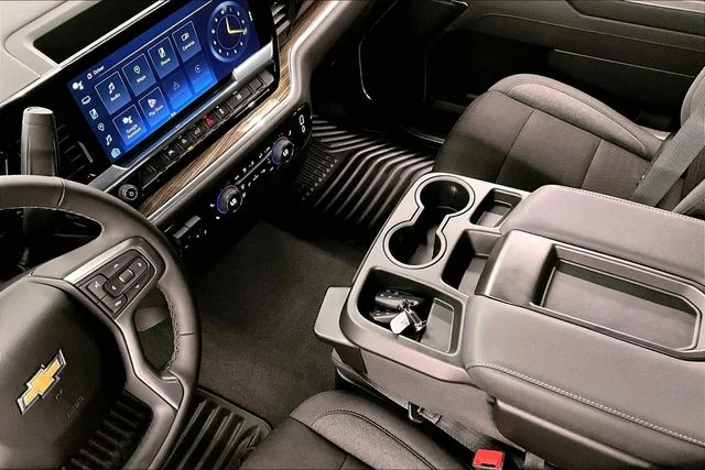 Used 2025 Riptide Blue Metallic Chevrolet LT image 17