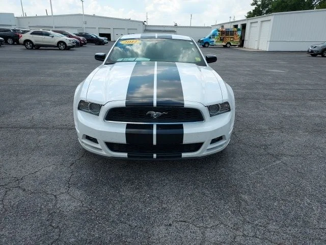 Used 2014 White Ford V6 image 10