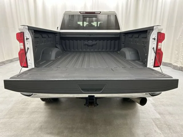 Used 2020 Iridescent Pearl Tricoat Chevrolet LTZ image 7
