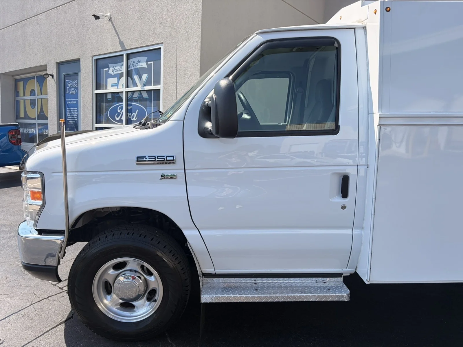 Used 2013 White Ford  image 24