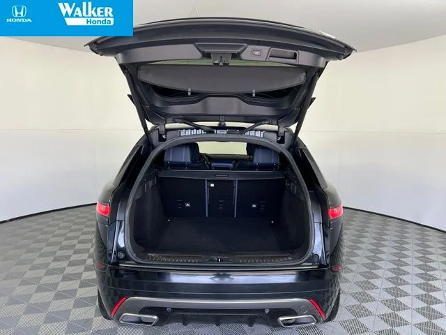 Used 2019 Black Land Rover SE R-Dynamic image 40