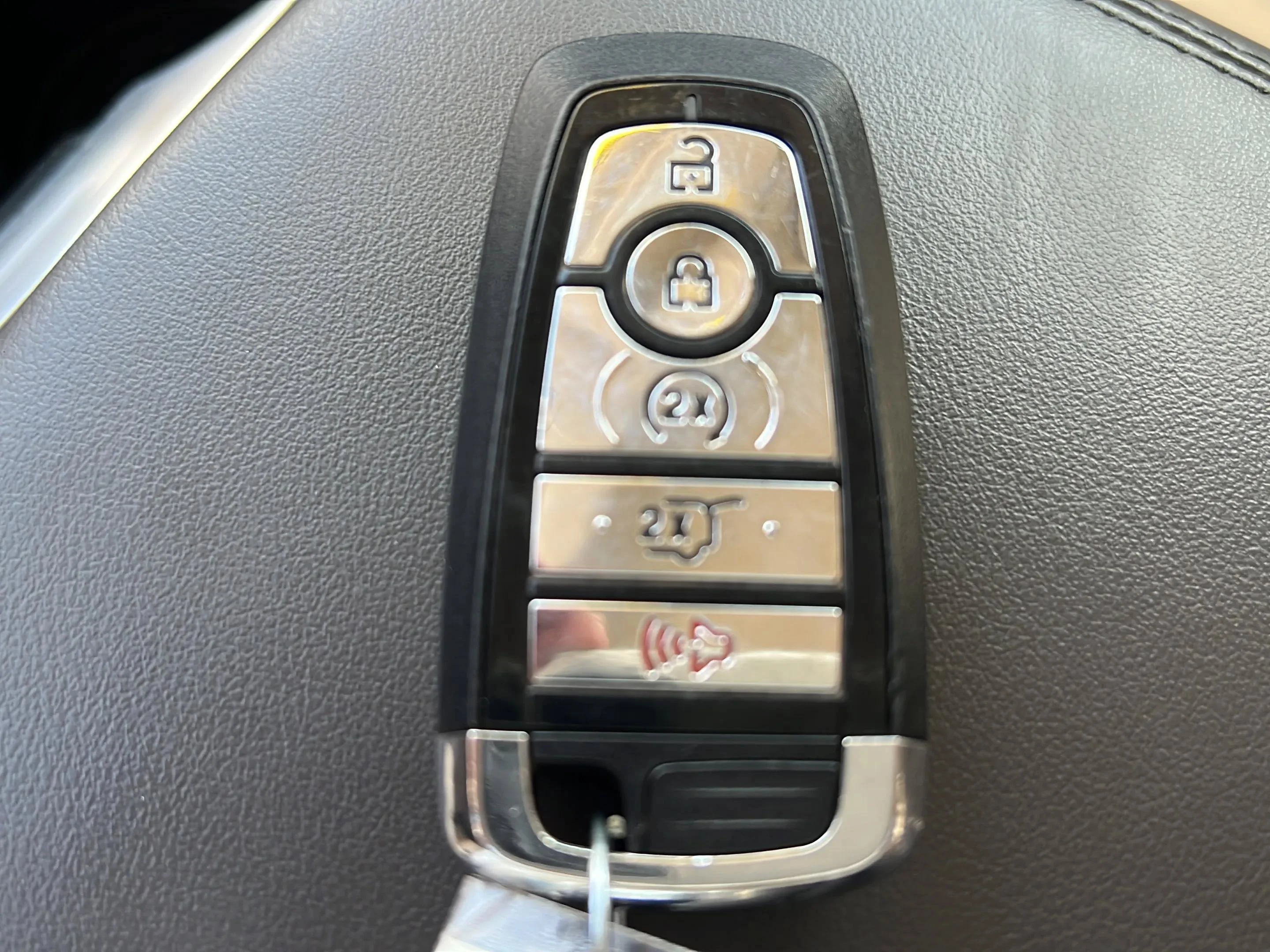 Used 2020 Red Lincoln Standard image 28