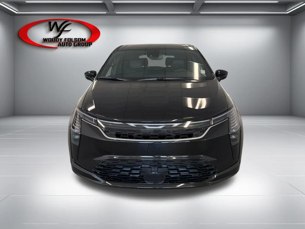 New 2027 Diamond Black Crystal Pearl-Coat Paint Chrysler Select image 2