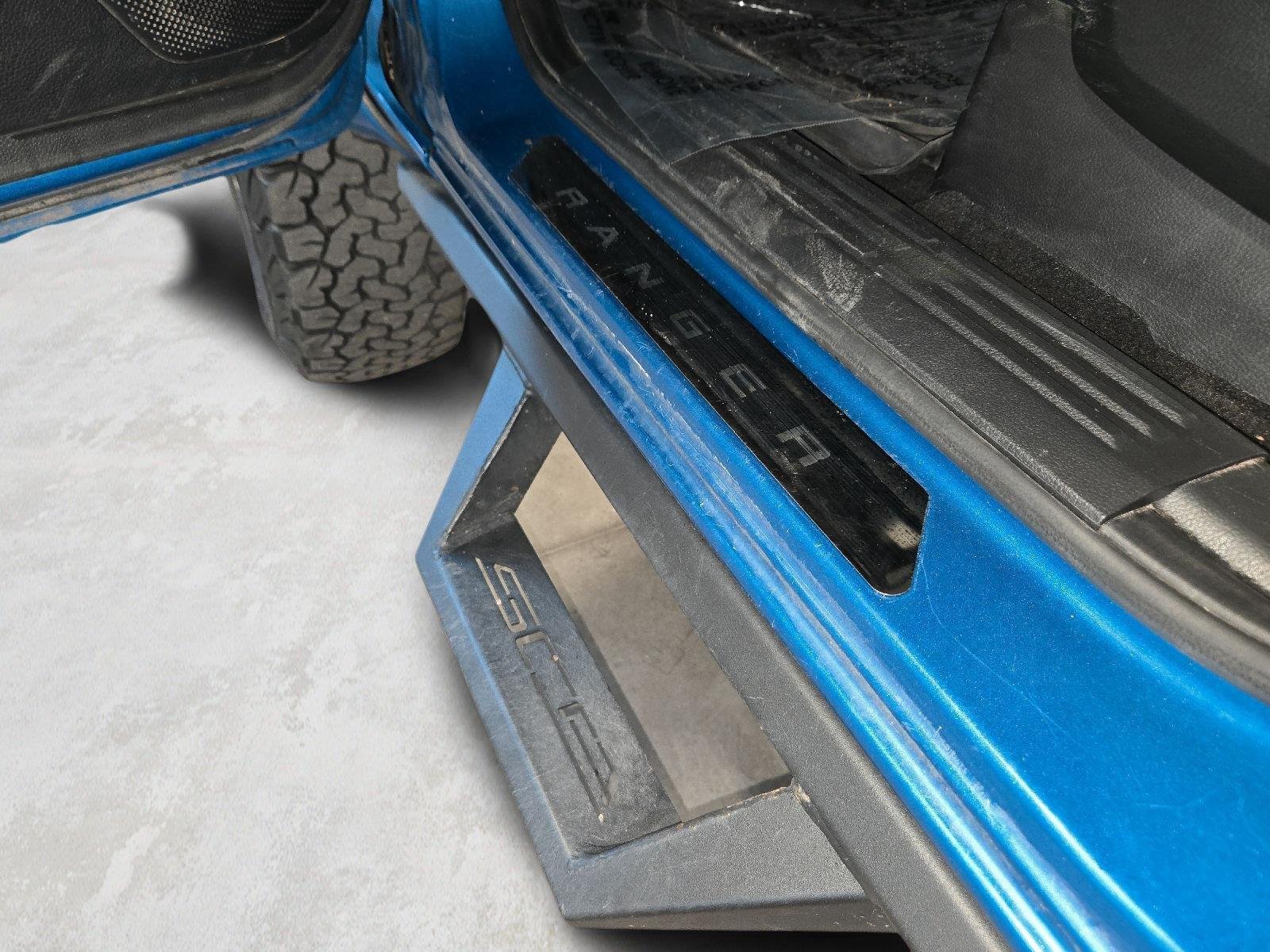Used 2022 Velocity Blue Ford XLT image 13