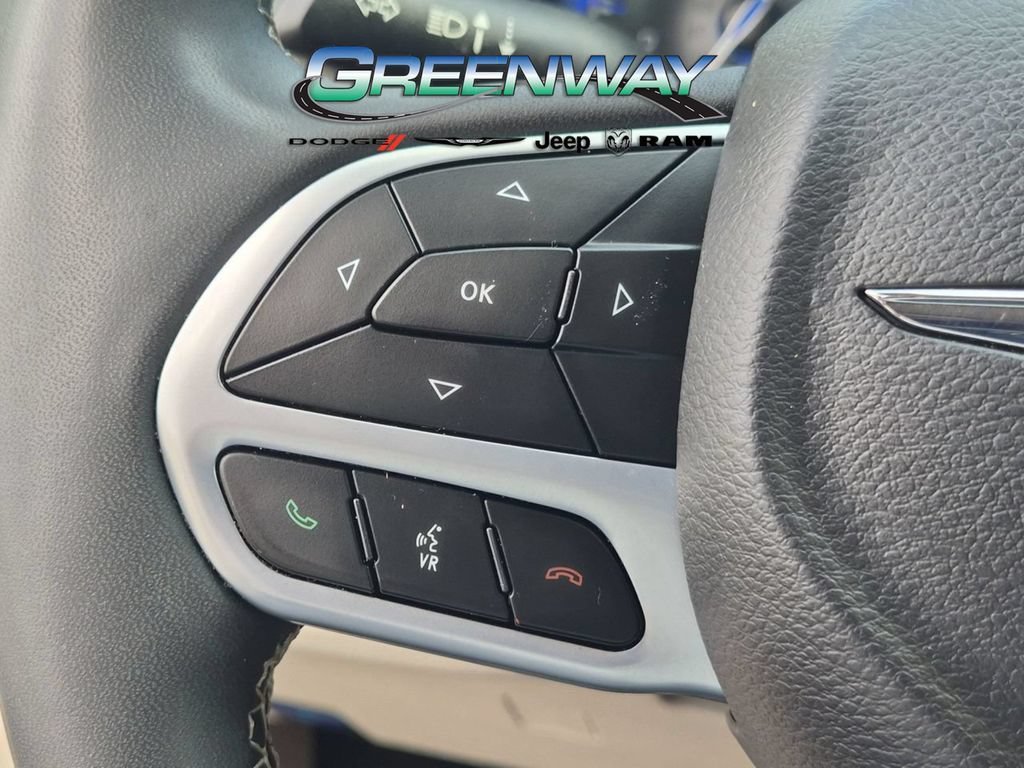 Used 2023 Brilliant Black Crystal Pearlcoat Chrysler Touring L image 19
