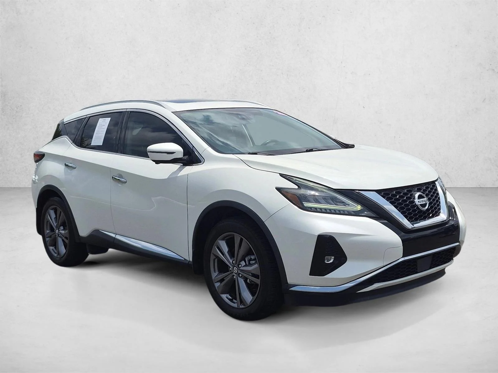Used 2020 Pearl White Tricoat Nissan Platinum image 3