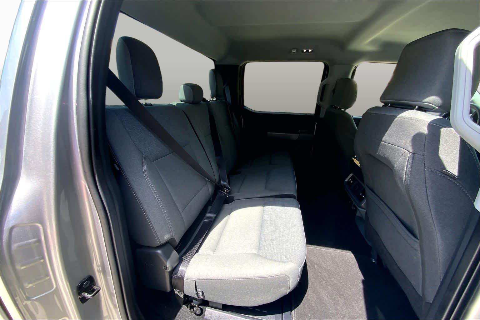 Used 2025 Iconic Silver Ford XLT image 20