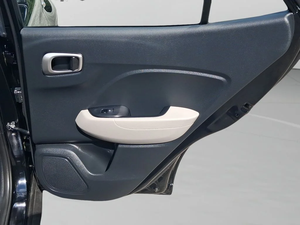 Used 2025 Onyx Black Hyundai SEL image 24