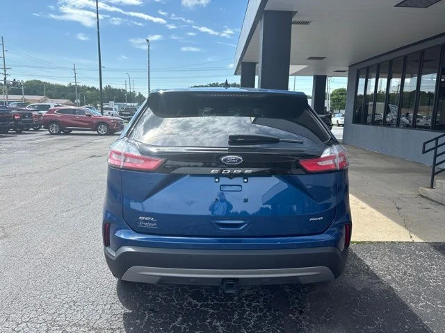Used 2024 Blue Ford SEL image 10