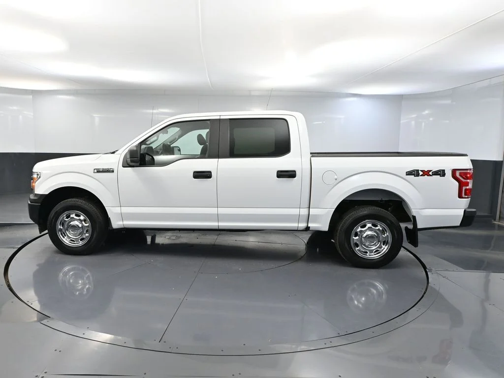 Used 2018 White Ford XL image 11
