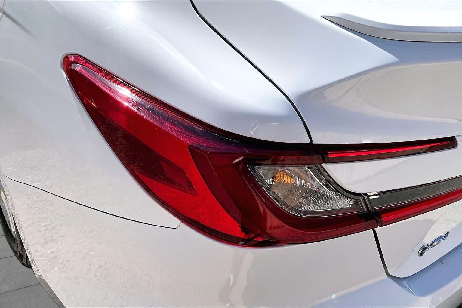 Certified Used 2025 Ice Toyota LE image 28