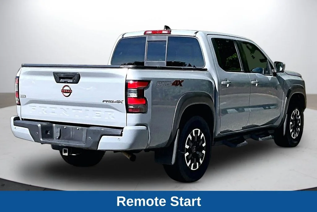 Used 2022 Pearl Nissan PRO-4X image 9