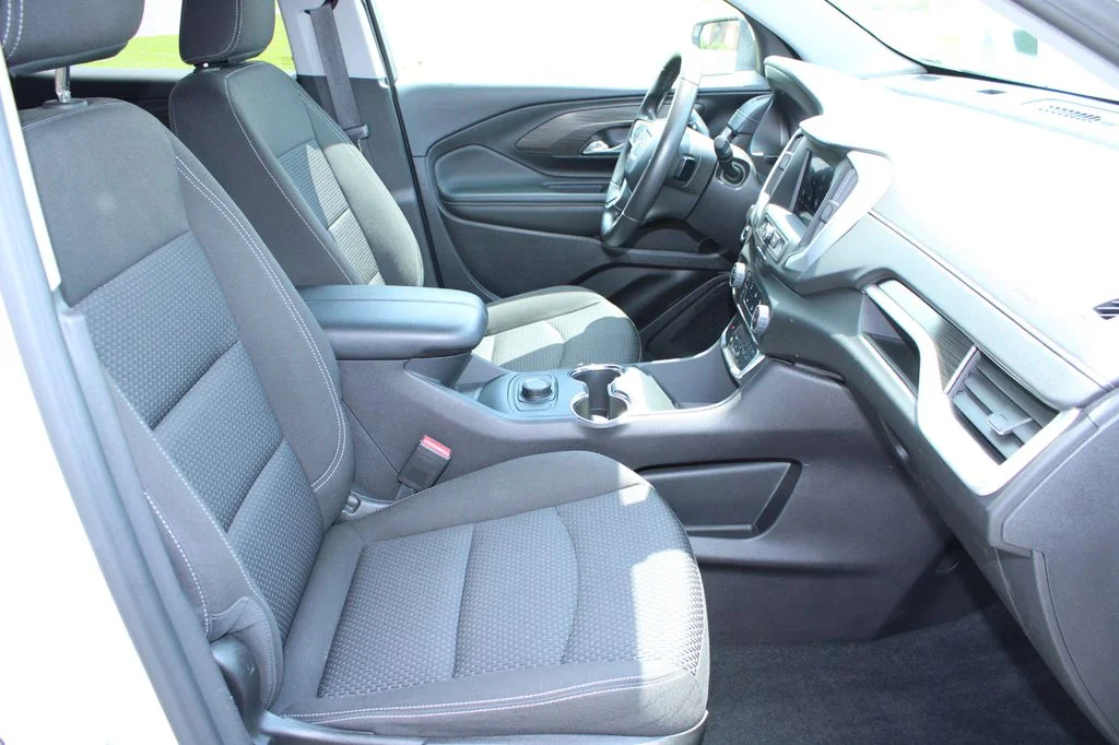 Used 2024 Summit White GMC SLE image 26