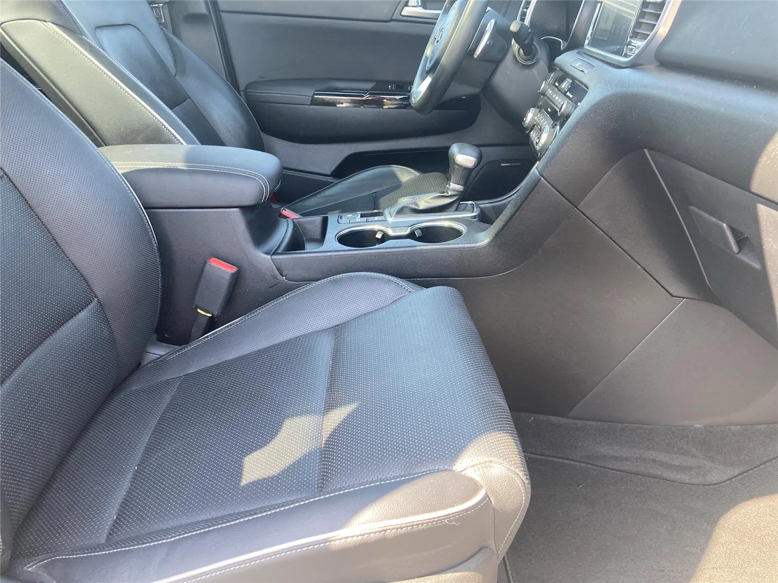 Used 2022 Sparkling Silver Kia SX Turbo image 31