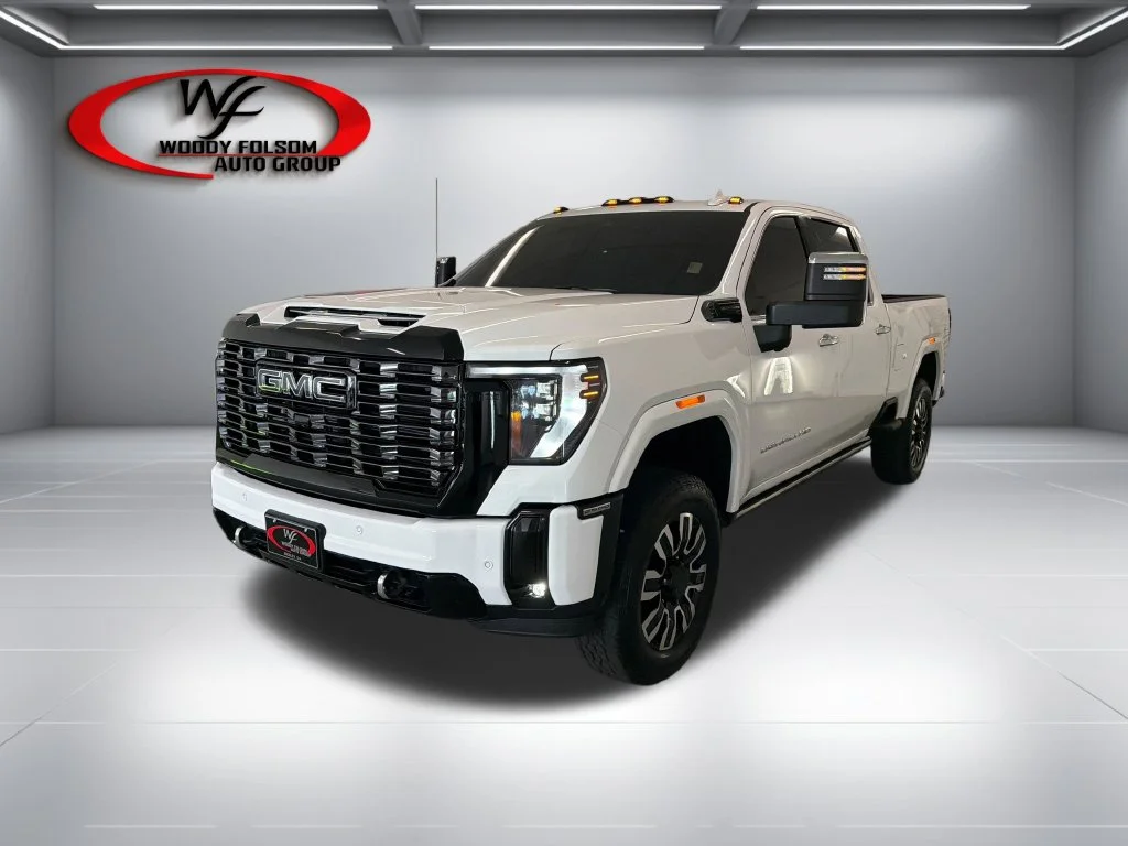 Used 2026 White GMC Denali Ultimate image 3
