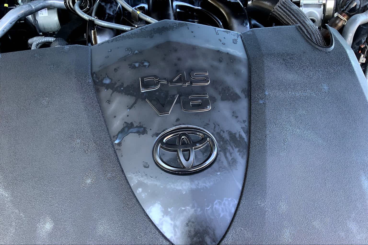 Used 2019  Toyota XSE image 32