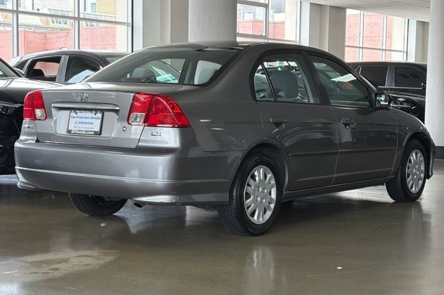 Used 2005 Magnesium Metallic Honda LX image 5