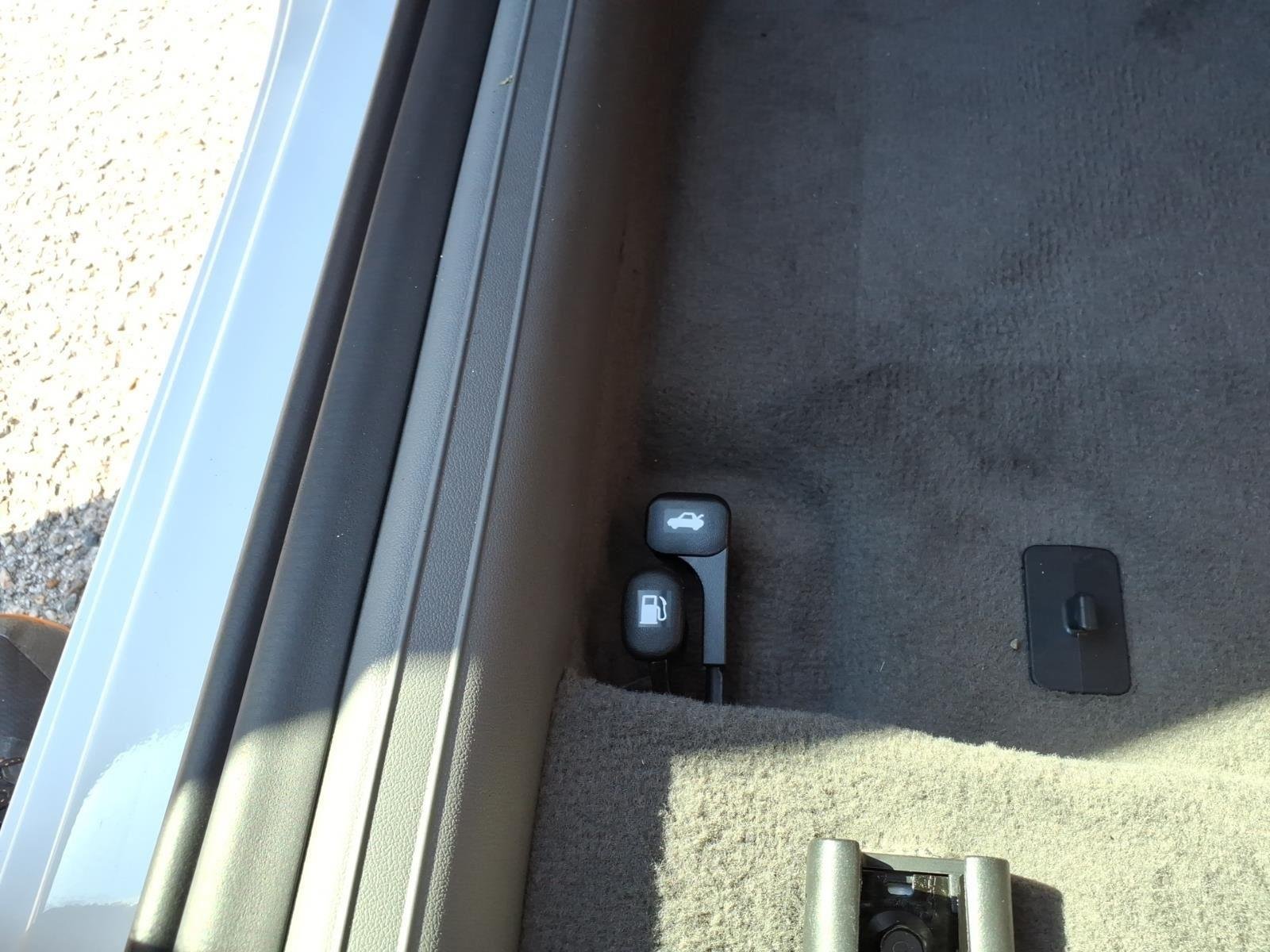 New 2026 WHITE HYUNDAI SE image 30