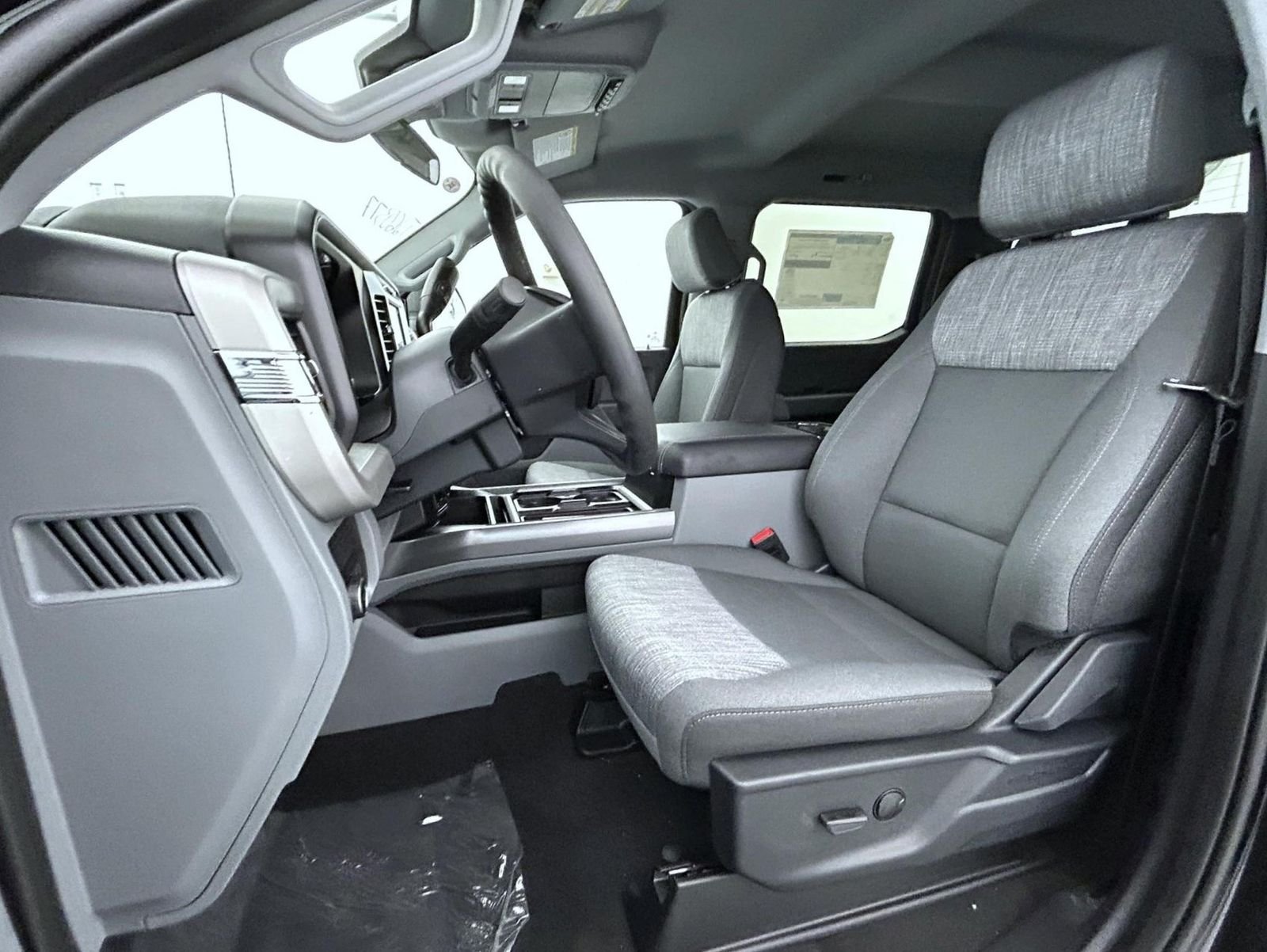 New 2026 Agate Black Metallic Ford XLT image 10