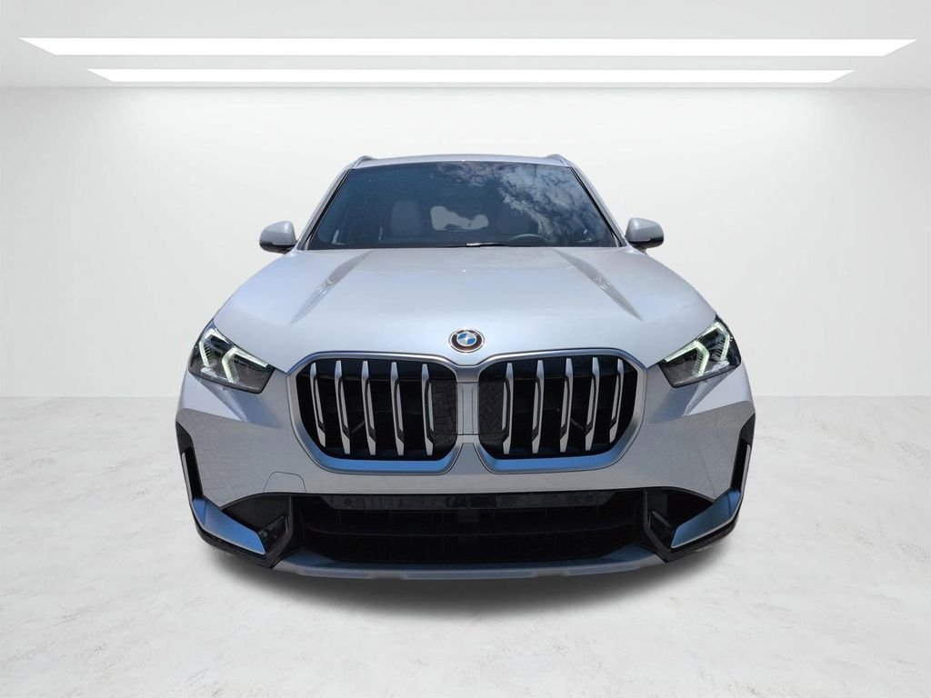 New 2026 Mineral White Metallic BMW xDrive28i image 9