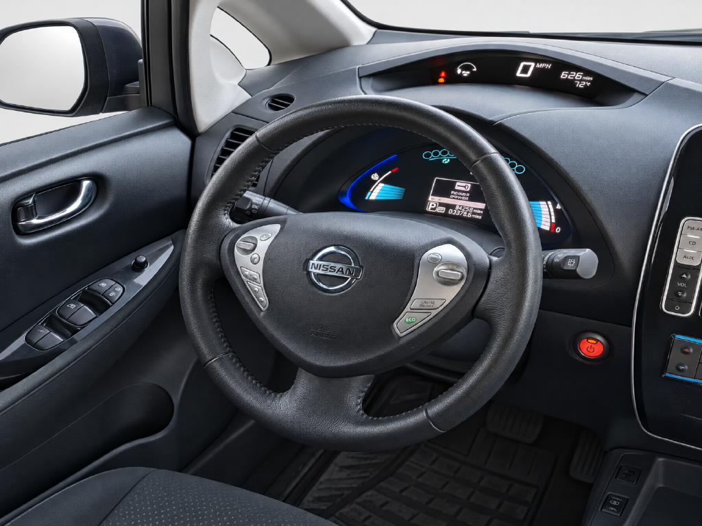 Used 2015 Gray Nissan SV image 19