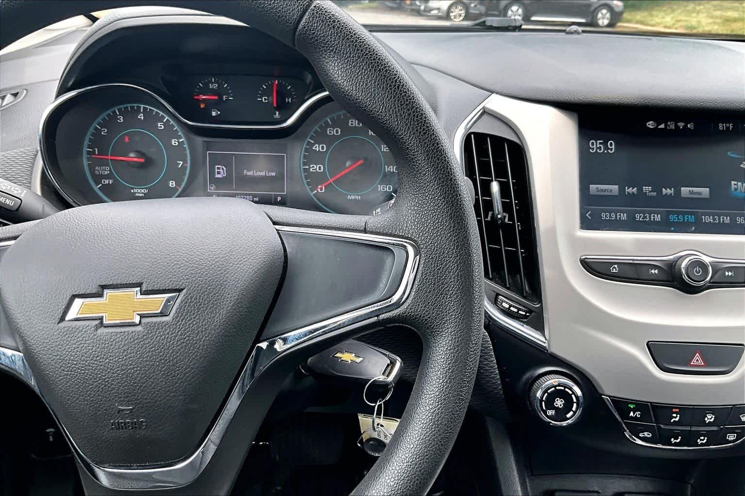 Used 2018 Summit White Chevrolet LS image 24