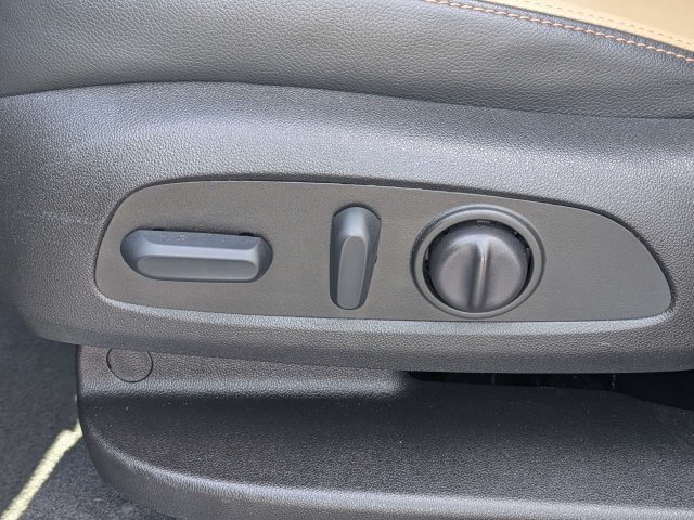 Used 2022 Pearl Chevrolet Premier image 21
