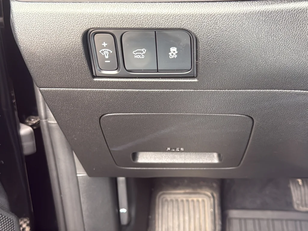 Used 2025 Black Kia EX image 29
