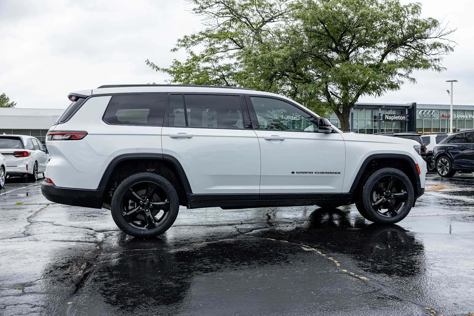 Used 2023 Bright White Clearcoat Jeep Altitude image 8