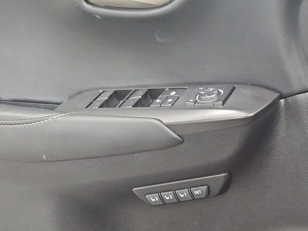 Used 2017 Silver Lexus 200t image 30