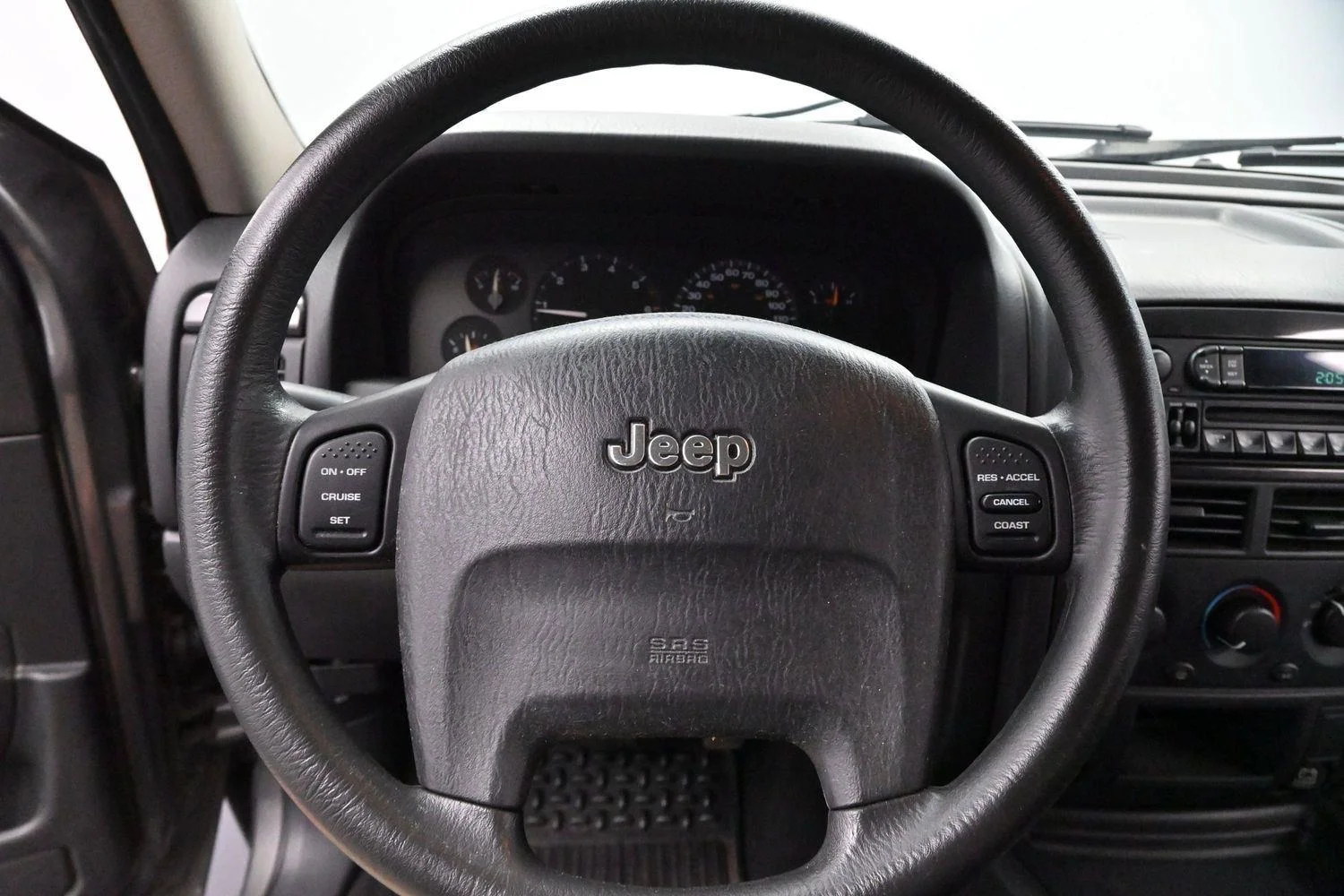 Used 2004  Jeep Columbia Edition 2WD image 14