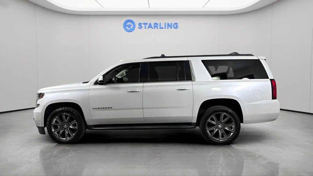 Used 2019 IRIDESCENT PEARL TRICOAT Chevrolet LT image 4