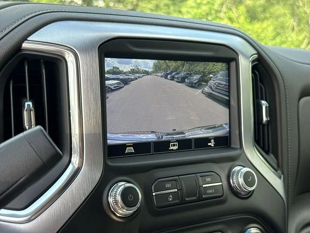 Used 2021 White GMC SLT image 17