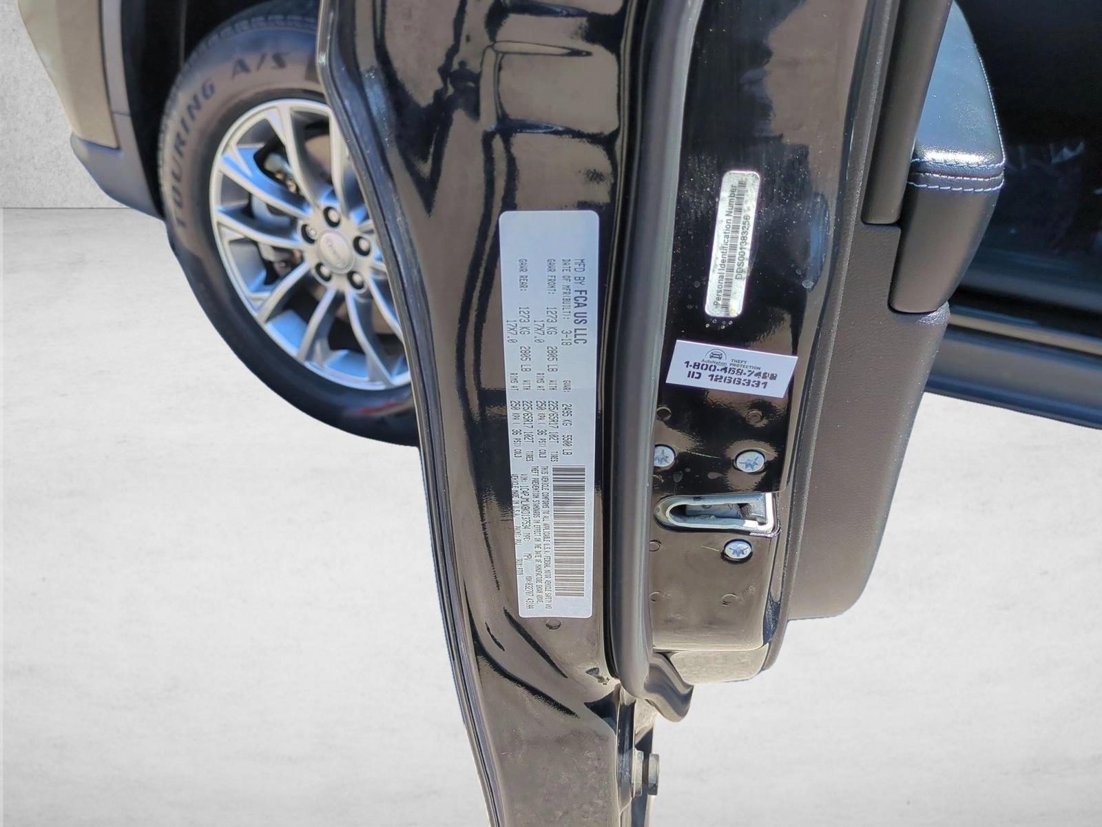 Used 2019 Diamond Black Crystal Pearlcoat Jeep Latitude Plus image 24