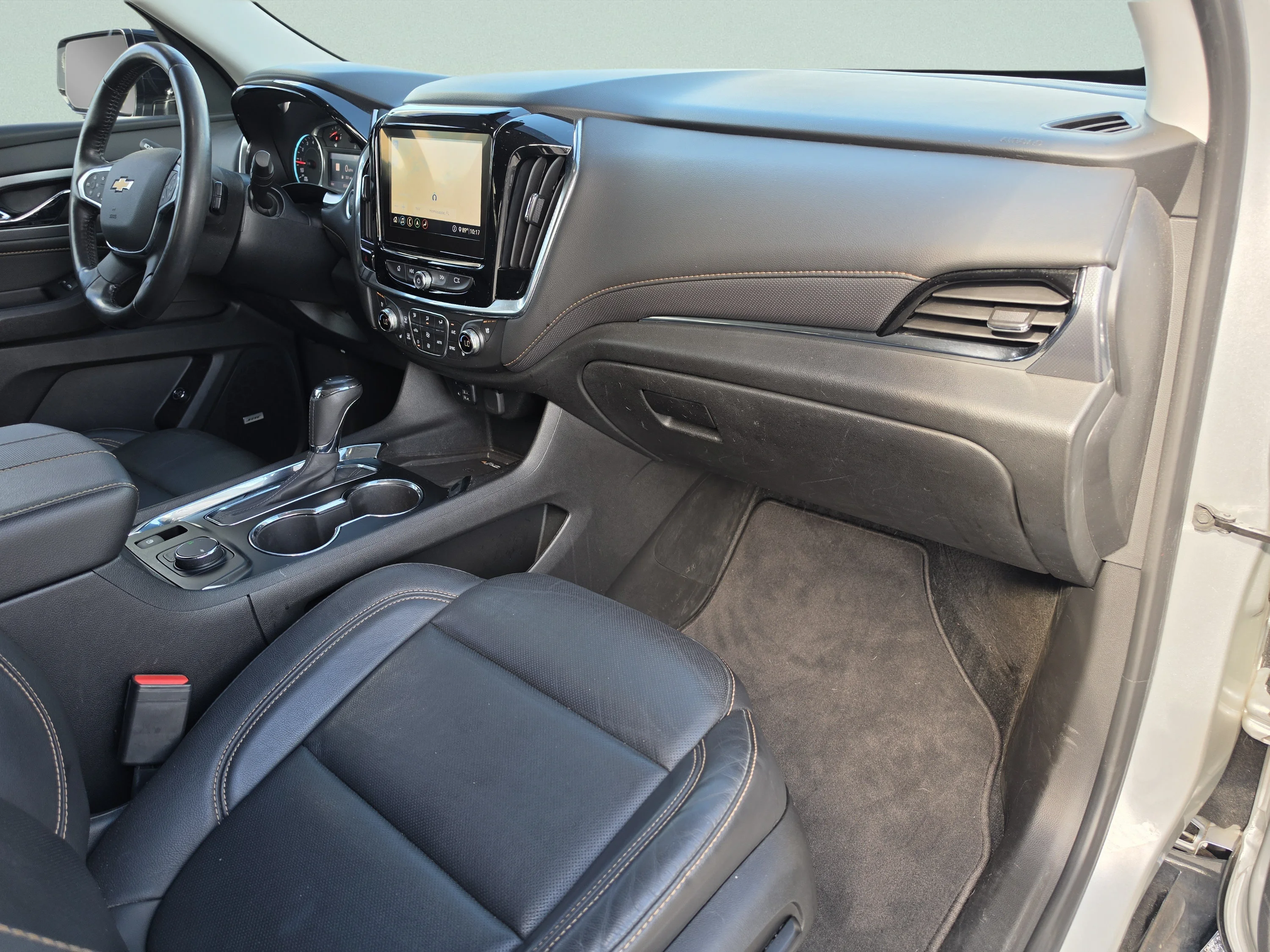 Used 2020 Silver Ice Metallic Chevrolet Premier image 17
