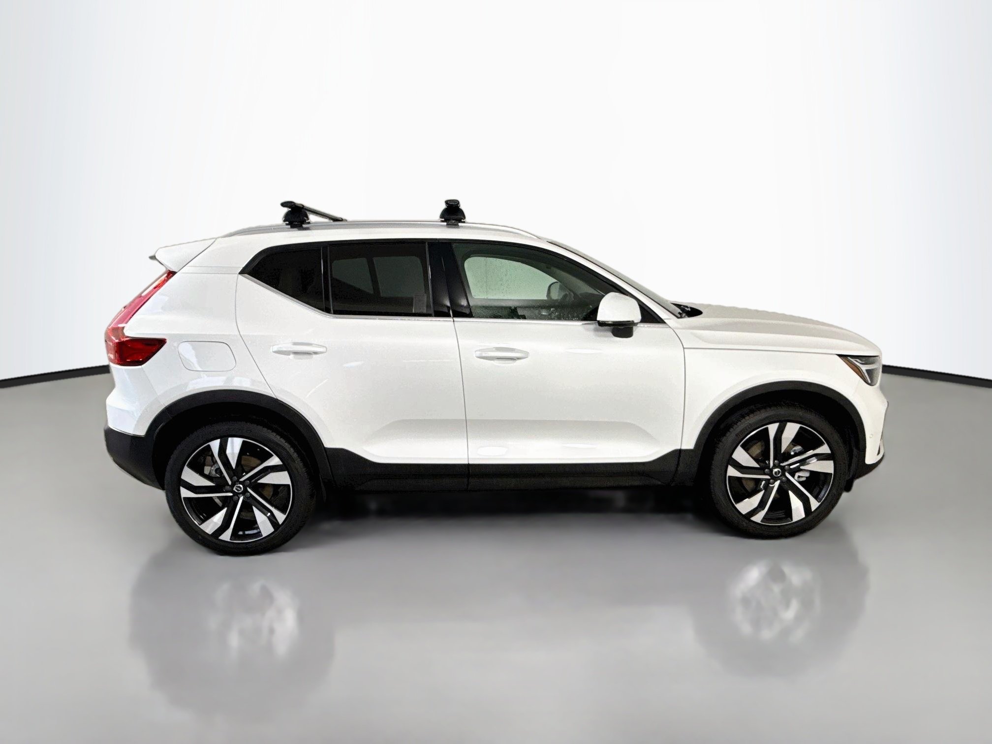 Used 2023 Crystal White Metallic Volvo Plus Bright Theme image 8