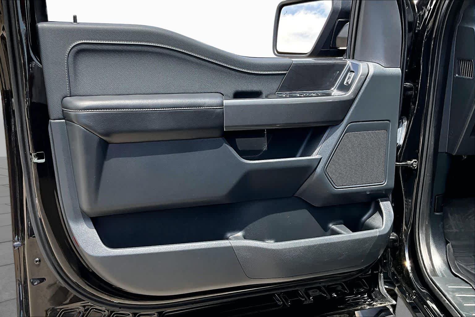Used 2023 Agate Black Ford XLT image 20