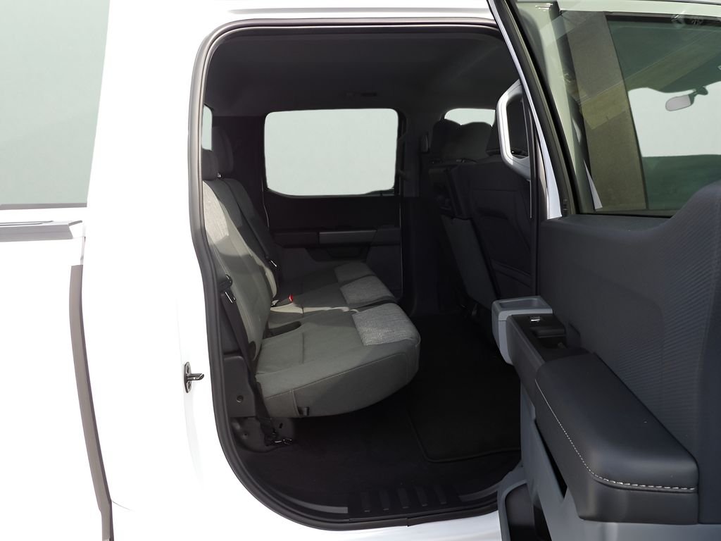 Used 2023 Oxford White Ford XLT image 34