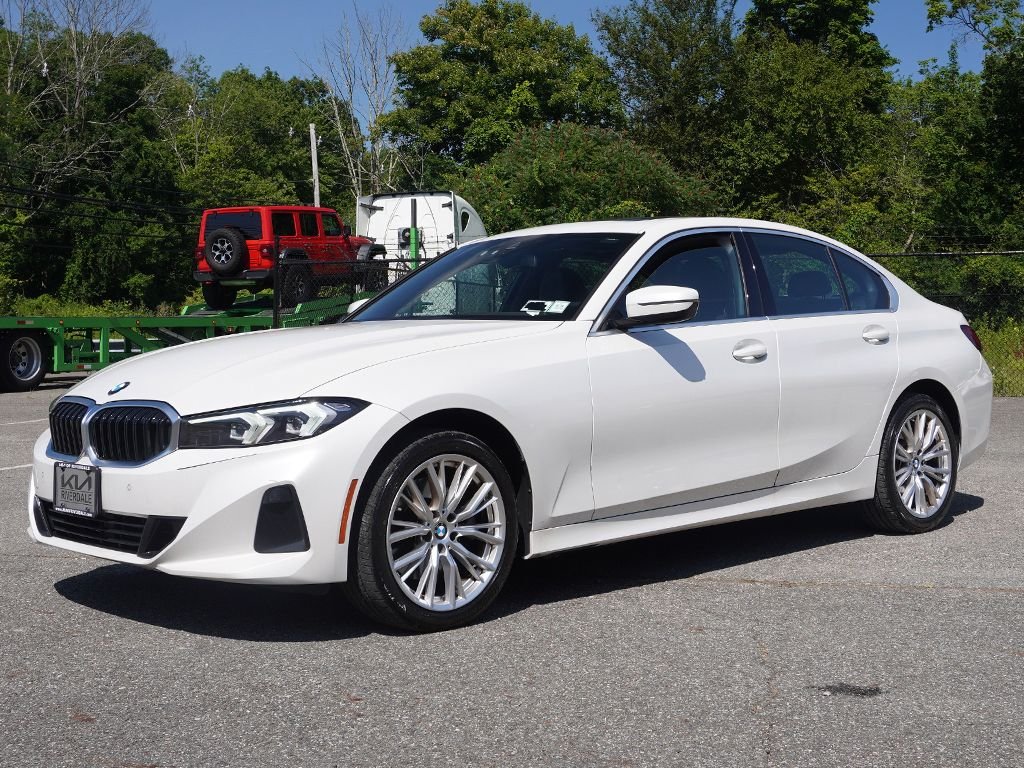 Used 2024 White BMW 330i xDrive image 9