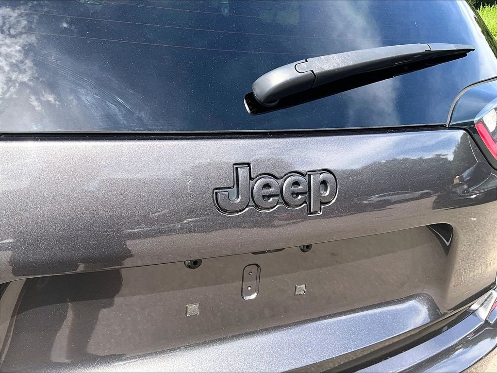 Used 2020 Gray Jeep Limited image 28