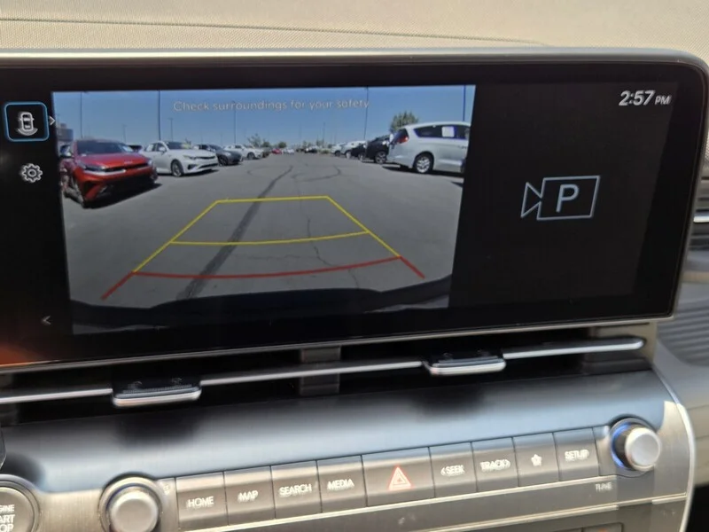 Used 2024 Cyber Gray Metallic HYUNDAI SEL FWD image 17