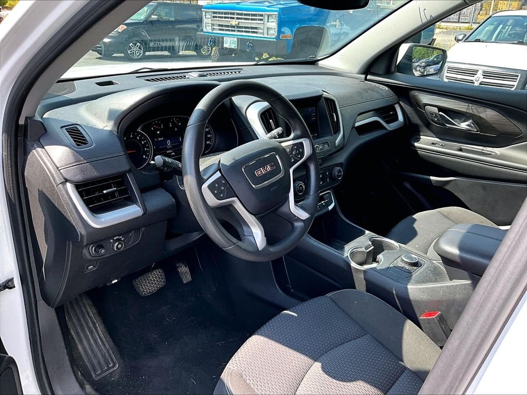 Used 2024 Summit White GMC SLE image 8
